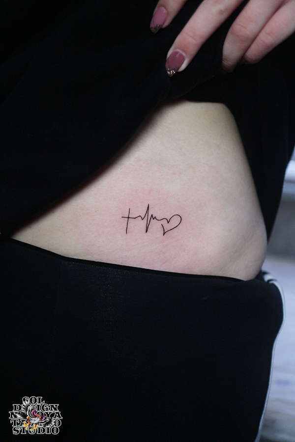 名古屋　タトゥー　女性